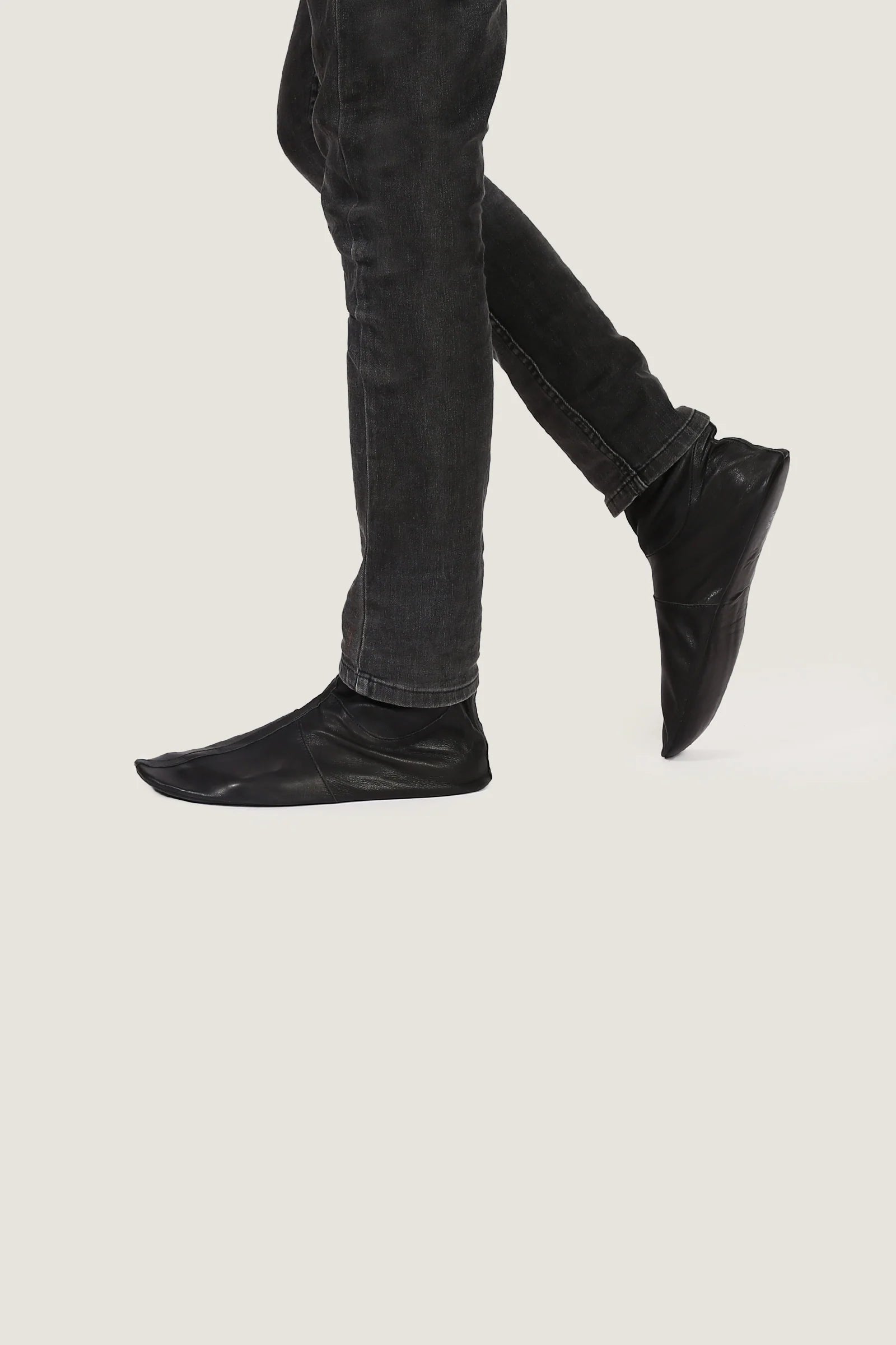 Best Leather Socks for Winter in Pakistan | Genuine Leather Winter Socks